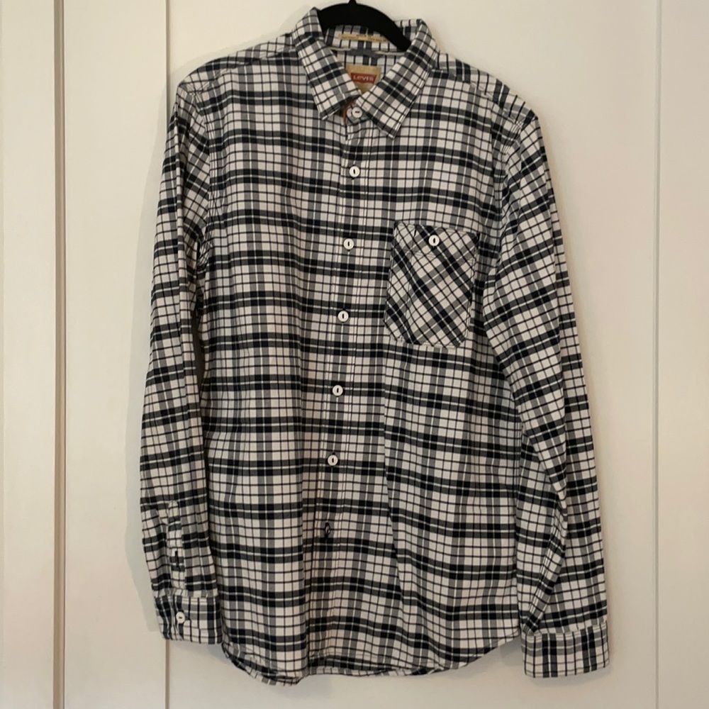 NWOT Levi’s Navy & White Plaid Button Down (M)
